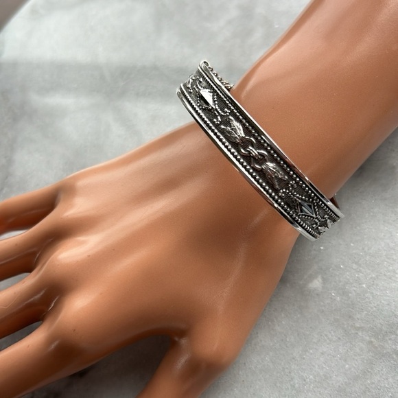 Whiting and Davis vintage silver plated hinged bracelet hematite cabochon stone - Picture 7 of 15